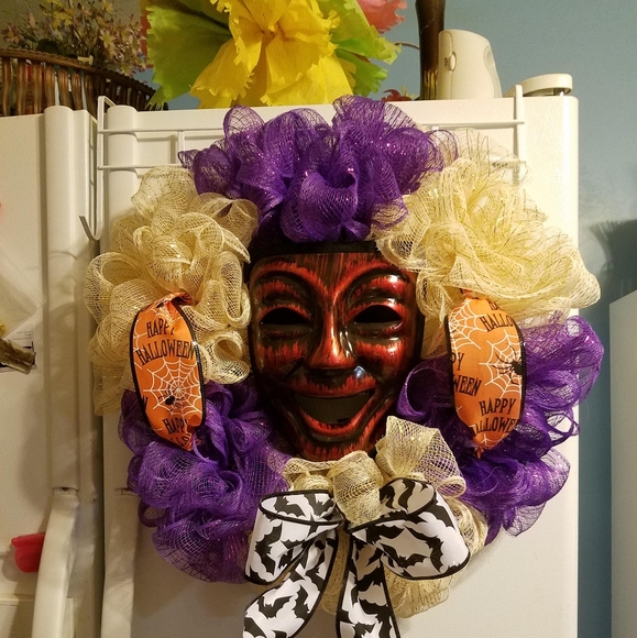 handmade Other - Handmade rustic finish scull mask wreath